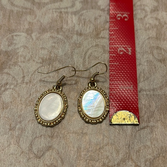 EARRINGS (NWOT) - Picture 3 of 3